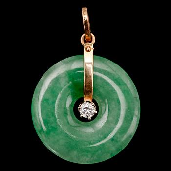 HÄNGE 18 k guld, med jade och briljant 0.18 ct.