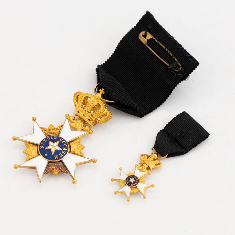 Nordstjärneorden, riddartecken 18 k guld och emalj, samt miniatyr, CF Carlman Stockholm.