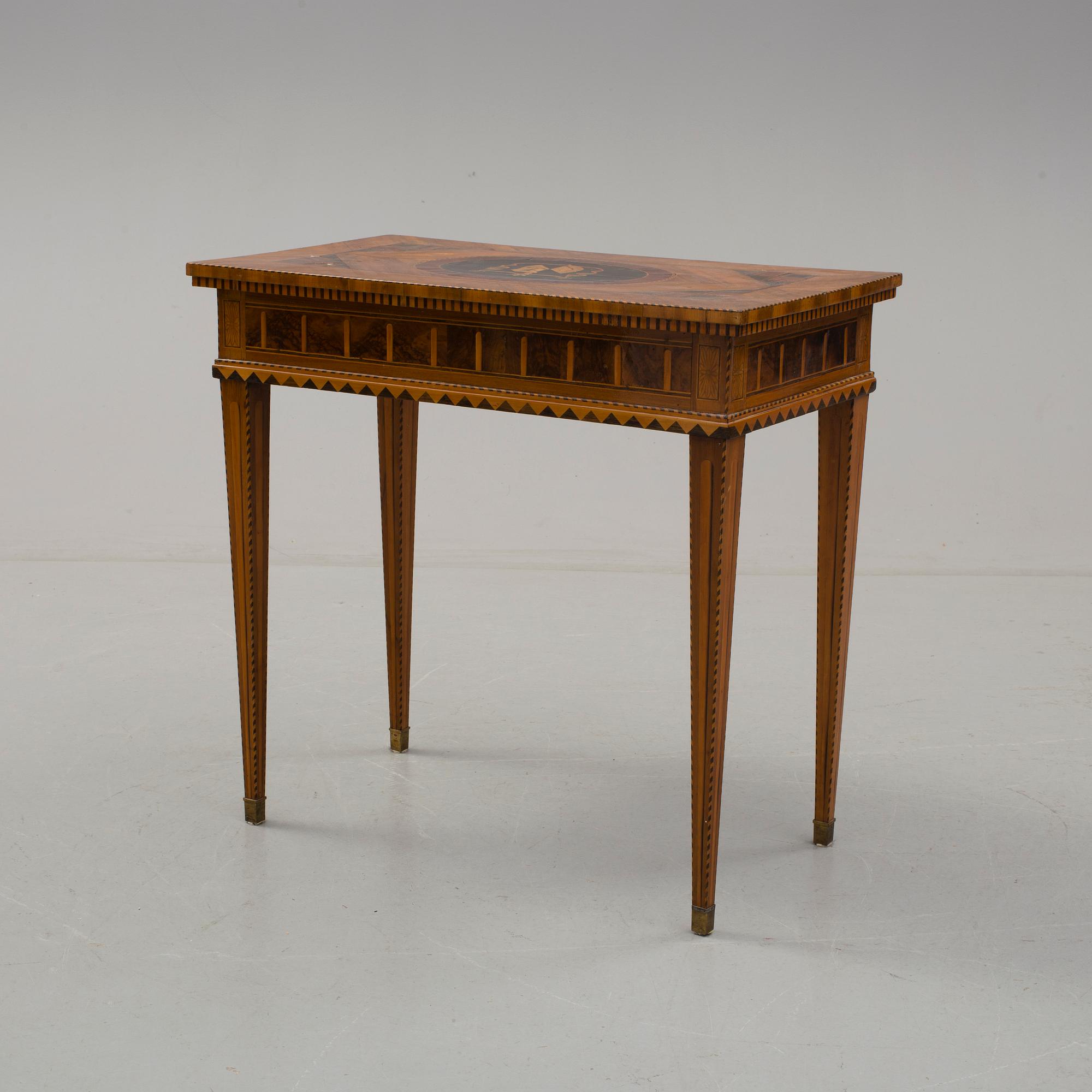 VÄGGBORD/KONSOLBORD, Nordeuropa, 1700-talets slut.
