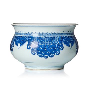 1120. A blue and white censer, Qing dynasty, Kangxi (1662-1722).