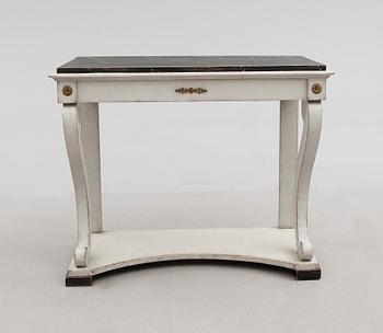 KONSOLBORD, Karl Johan, 1800-talets mitt.
