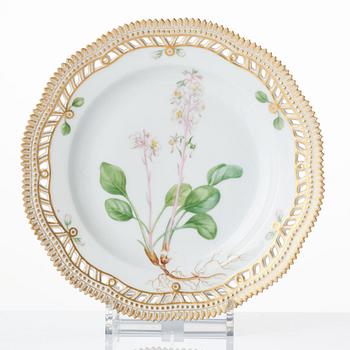 Gallerkorg med fat, porslin. Royal Copenhagen, "Flora Danica", Danmark, 1900-tal.