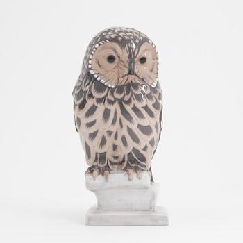 A porcelain figurine of an owl, Bing & Grøndahl, Denmark, 20th Century.