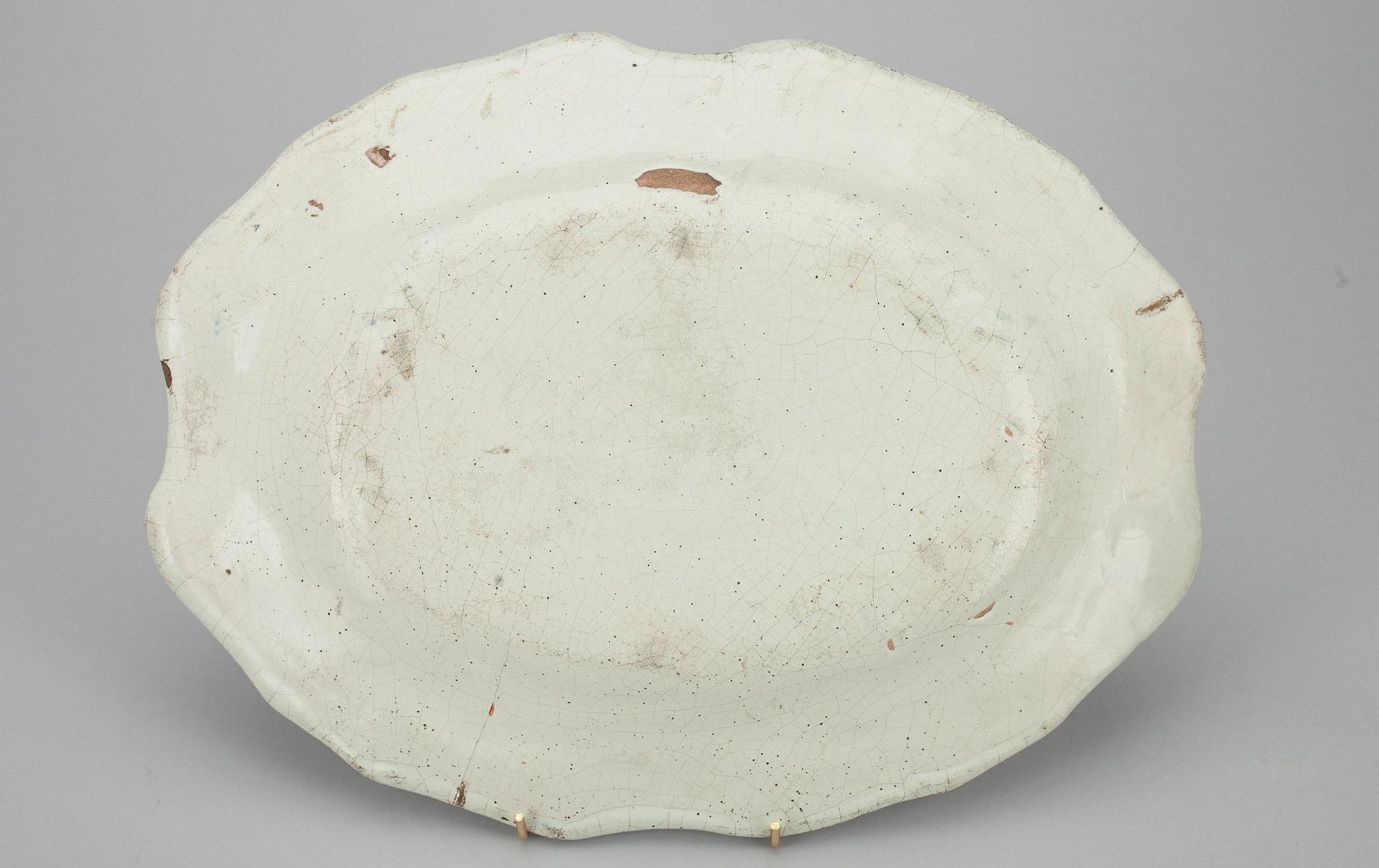 SERVERINGSFAT, fajans, troligen Delft, 1700-tal.