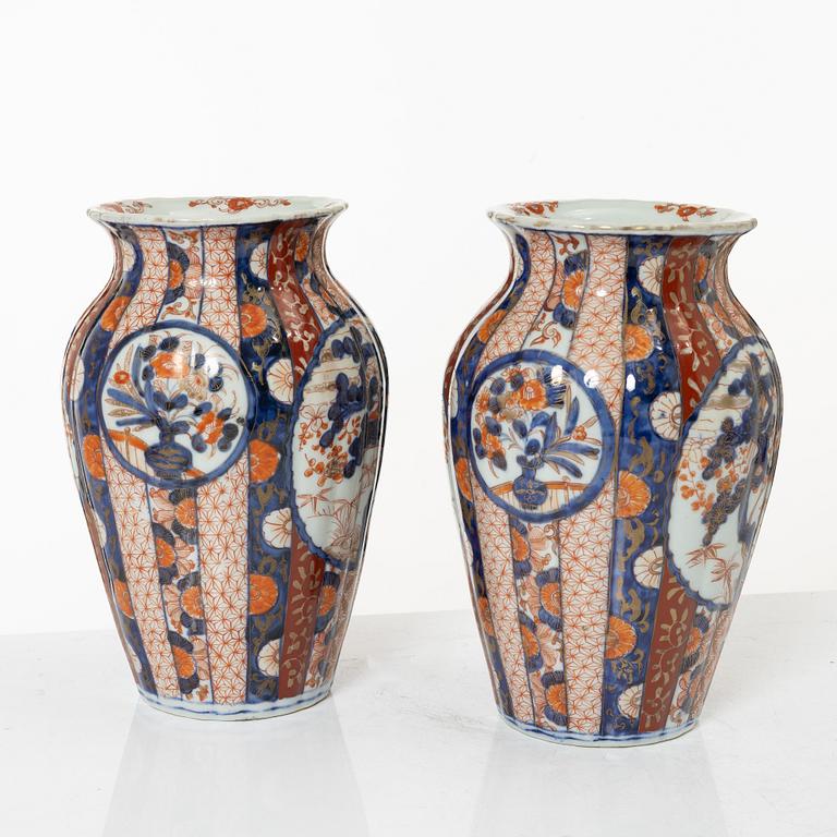 Vaser, ett par, porslin, Japan, Meiji (1868-1912.