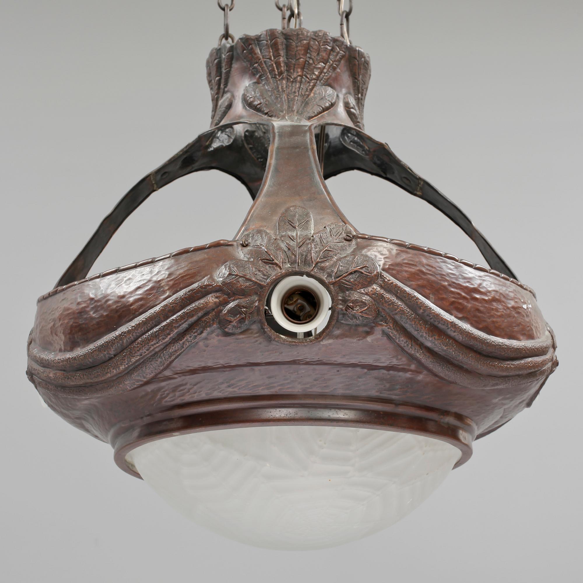 TAKLAMPA, jugend, 1900-talets början, h ca 83.