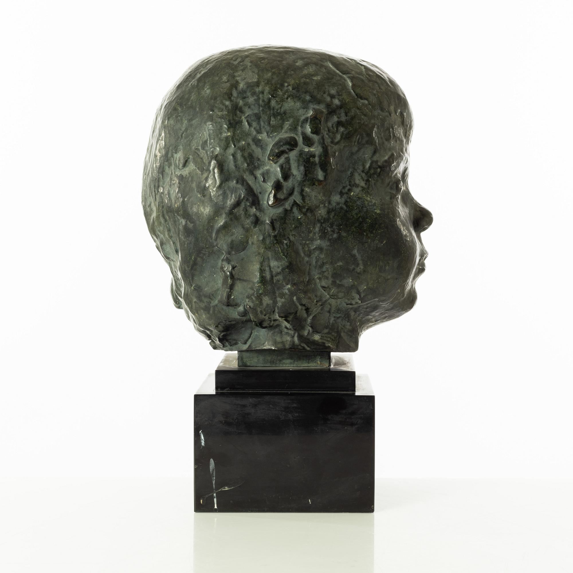 Gudmar Olovson, sculpture. Signed. Numbered. Foundry mark. Bronze, total height 40 cm, length 25 cm.