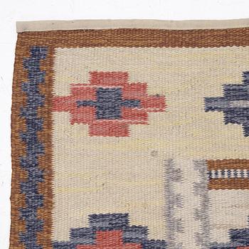 Anna-Greta Sjöqvist, A flat-weave capet, signed AGS, c. 255 x 160 cm.