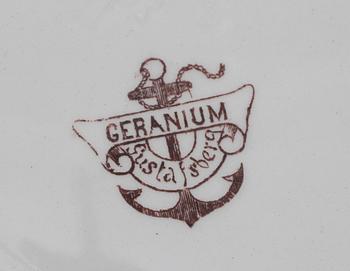 SERVISDELAR, 79 delar. Opak, "Geranium" Gustafsberg.