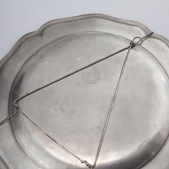 Ten pewter plates from Engl. Block Zinn, 20th century.