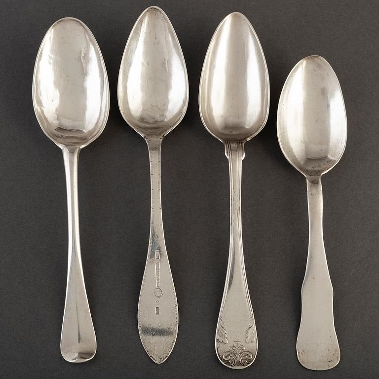 Skedar, 4 st olika, silver, 17-/1800-tal, bl a Otto Wilhelm Kjellberg, Västerås 1840.