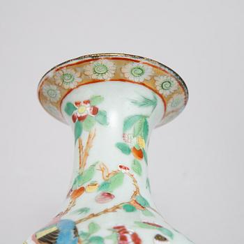 Two similar, Chinese porcelain vases, around the year 1900.