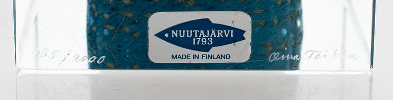 Oiva Toikka, an annual cube signed Oiva Toikka, Nuutajärvi 1988, numbered 985/2000.