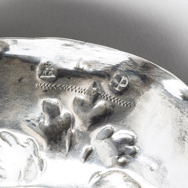 A Swedish late 17th century silver sweet-meat dish, mark of Henning Petri, Nykoping 1699.