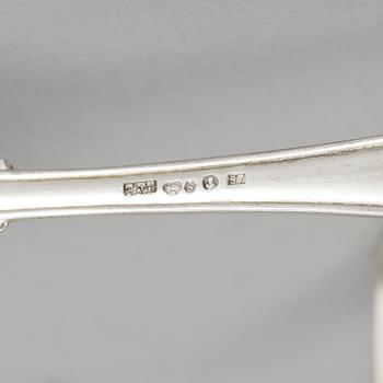 SILVERBESTICK, 34 delar, bl.a C.F. Carlman, Stockholm, 1920-tal. Total vikt ca 940 gram.