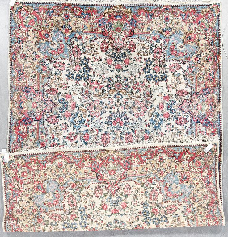 MATTA, old/semiantik, Kirman, ca 312x213 cm.