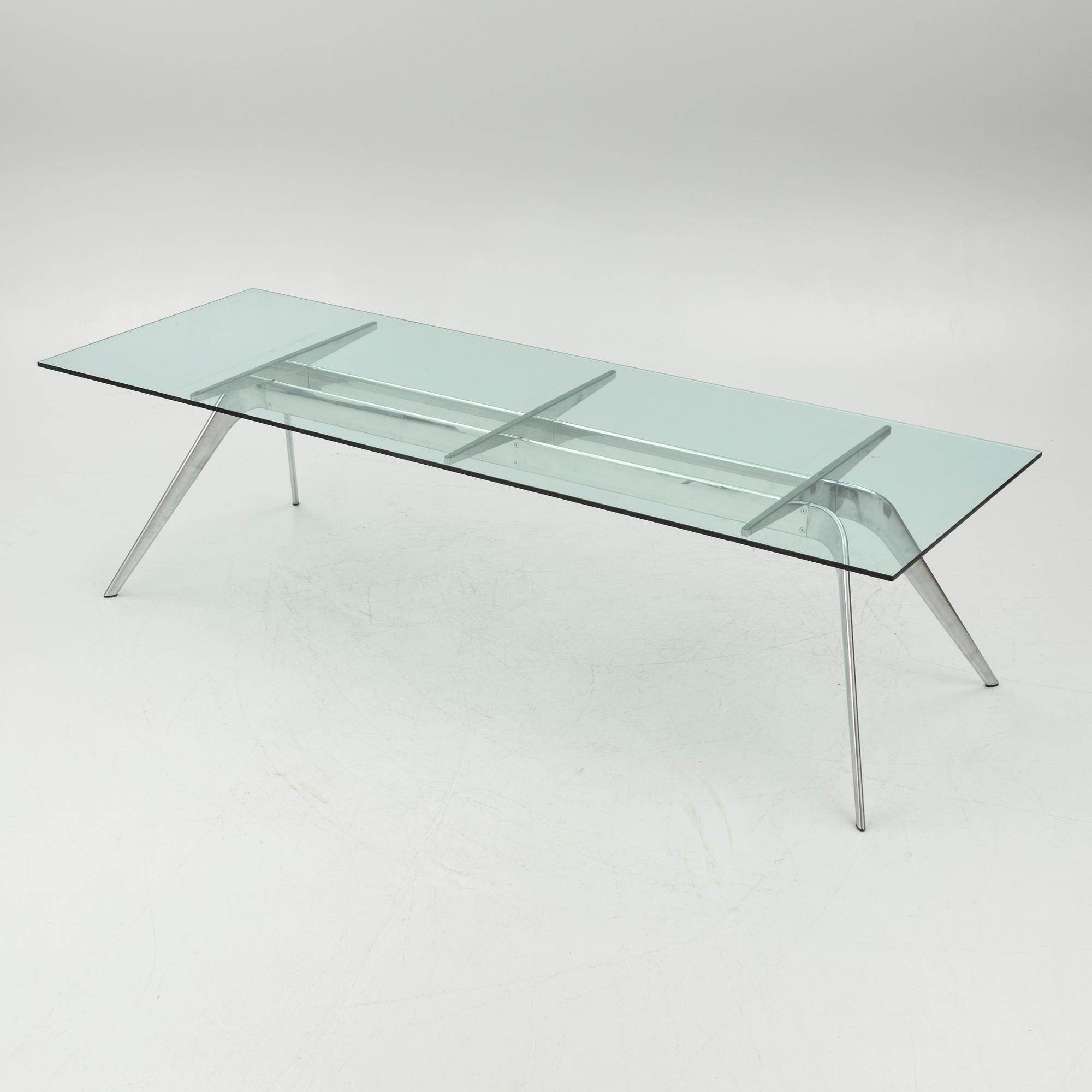 Tod Bracher, matbord, "TNo1", Fritz Hansen, Danmark.