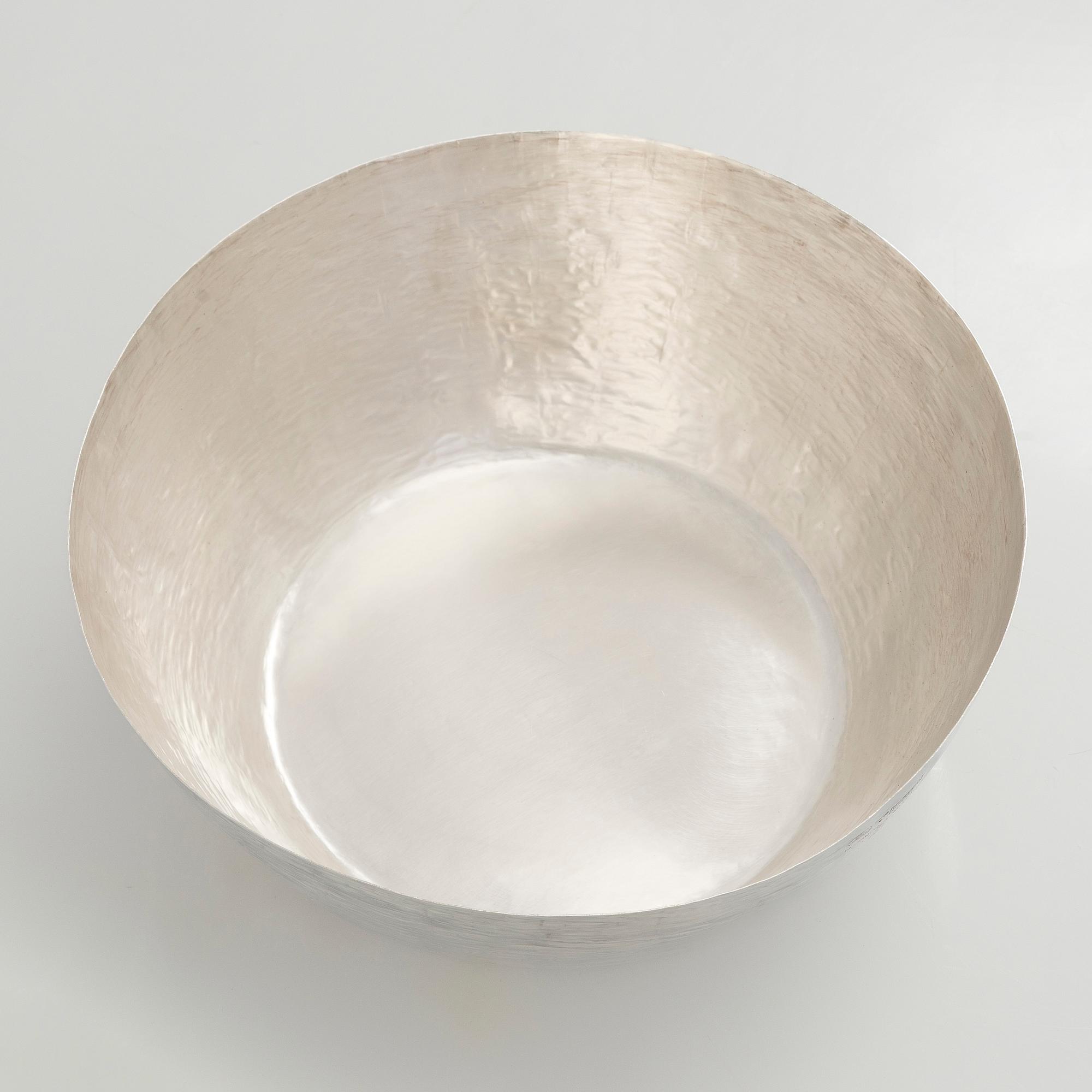 Tapio Wirkkala, malja, hopeaa, malli 243, Kultakeskus Hämeenlinna 2007.