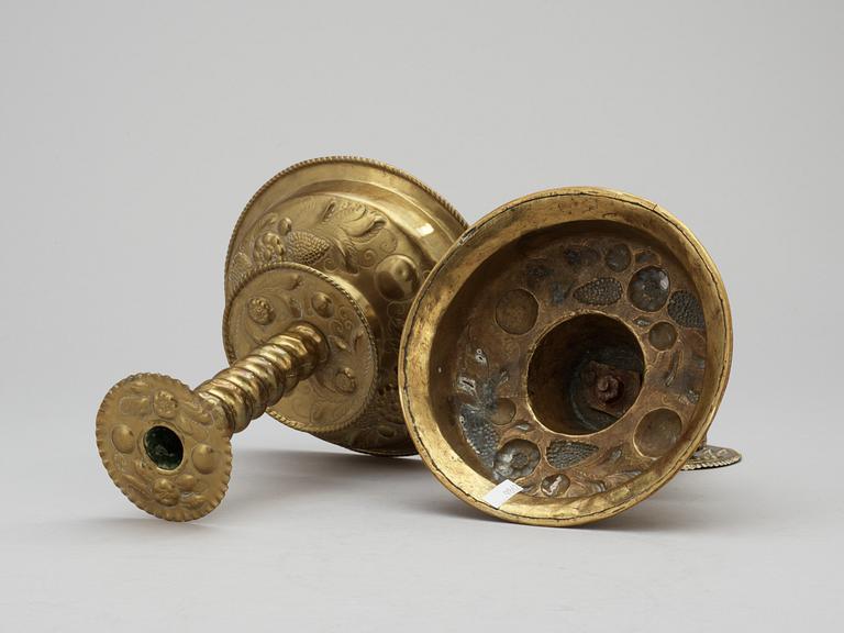 LJUSSTAKAR, ett par. Barock, omkring år 1700.