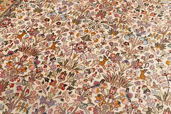 A Tabriz carpet, so called Tabatabai, c. 285 x 200 cm.