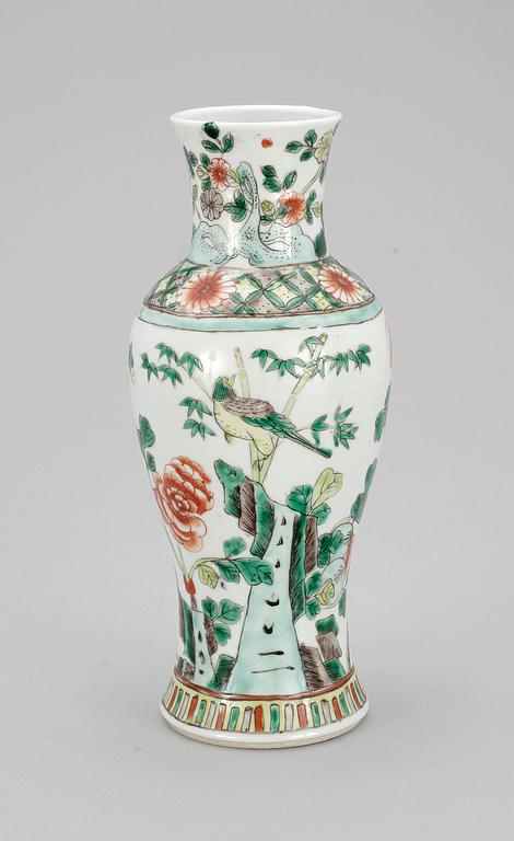 VAS, porslin, Kina troligen 1900-tal.