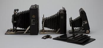 BÄLGKAMEROR, 3 st. samt KASSETTER 6 st, 1900-talets första kvartal.