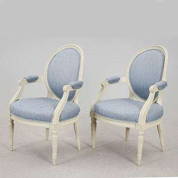 KARMSTOLAR, ett par, gustaviansk stil, 1900-tal.