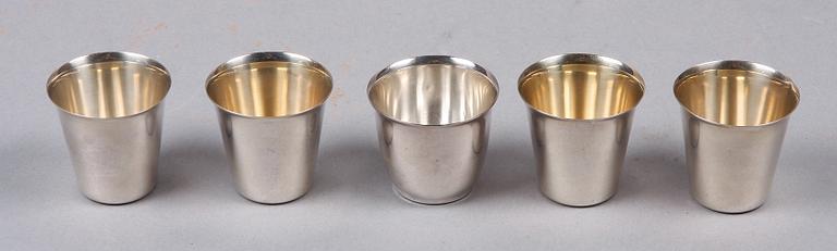 PARTI SILVER, 22 delar, 1800-1900-tal. Flertal mästare, bla Peter Ohlijn, Karlskrona verksam 1777-1811.