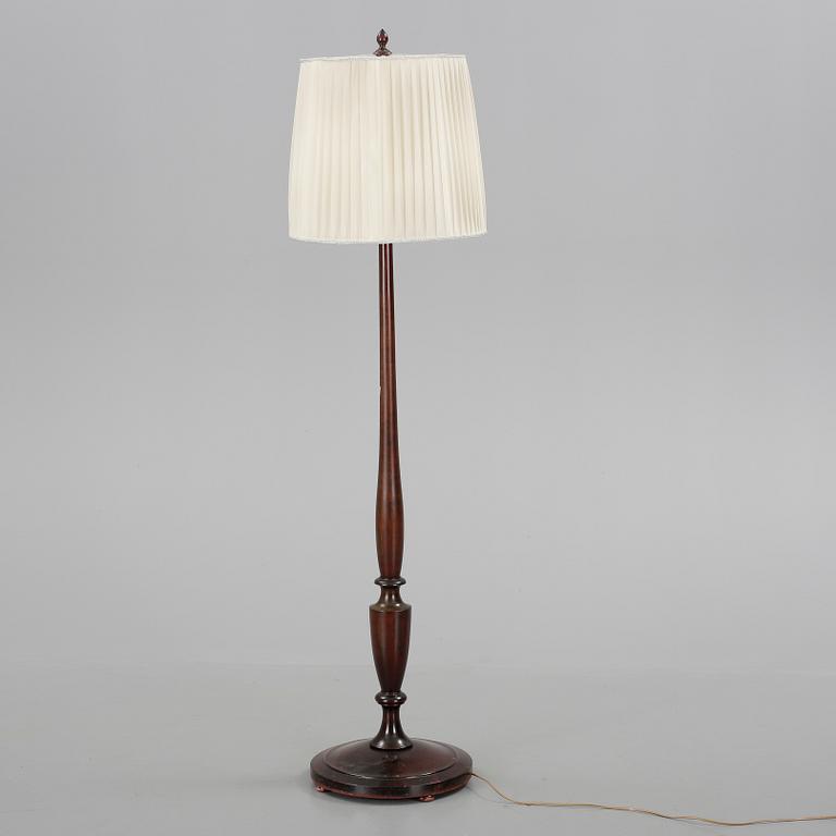 GOLVLAMPA, 1900-talets första hälft.