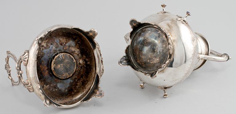 SAMOVAR PÅ RECHAUD, nysilver, omkring 1900.