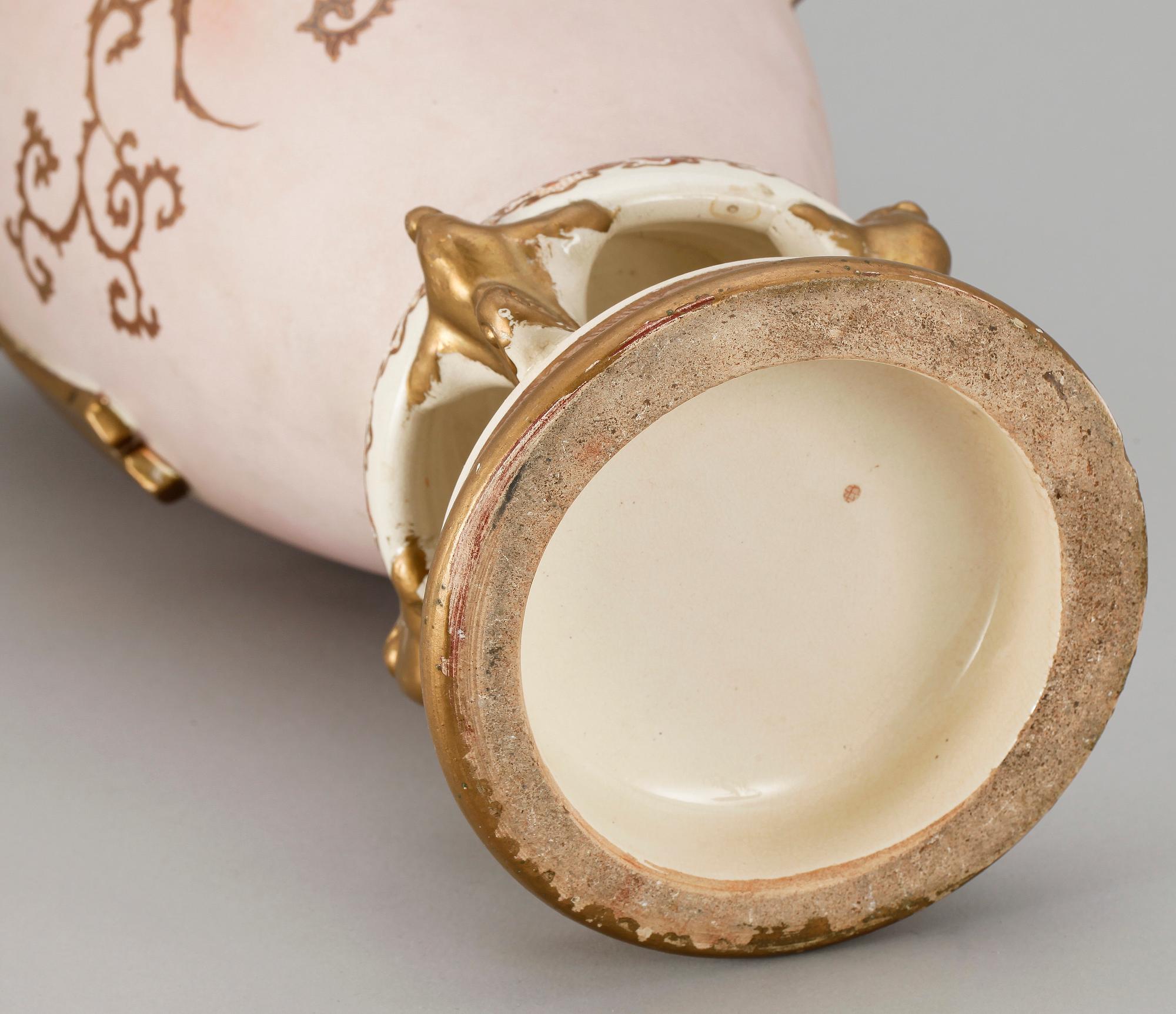 URNA MED LOCK, flintgods, Satsuma, Japan. Tidigt 1900-tal.