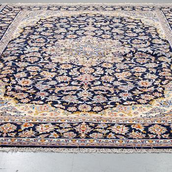 A CARPET, Kashan, ca 393 x 290 cm.