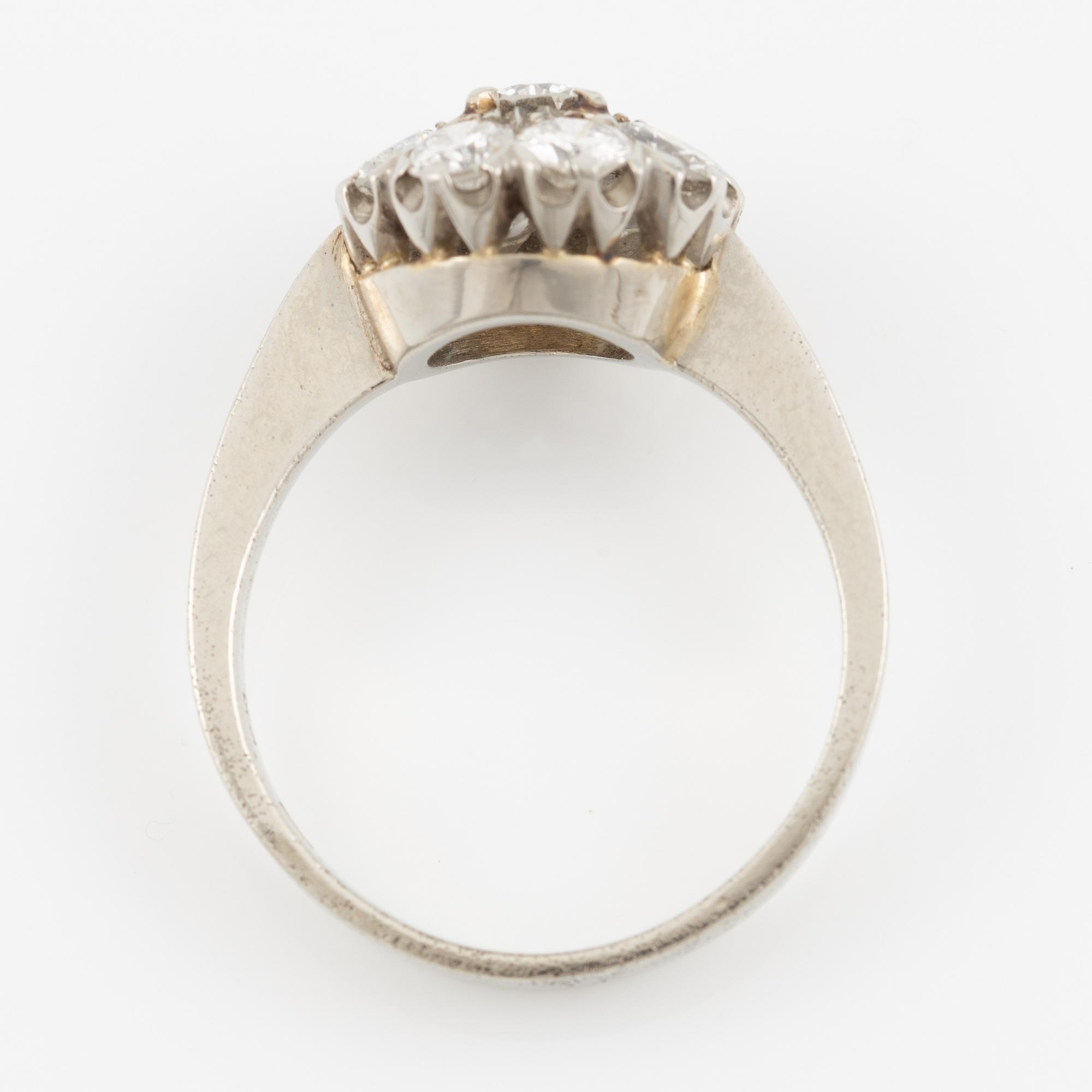 Ring, carmosé model, 14K white gold with brilliant-cut diamonds.