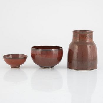 Lasse Östman, two stoneware bowl and a vase, signed.