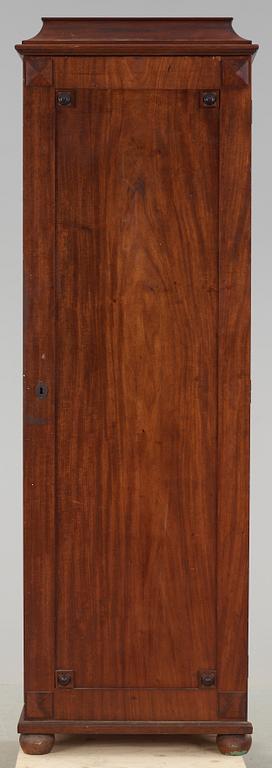 KLÄDSKÅP, empire, 1800-talets första hälft.