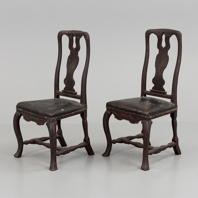 STOLAR, ett par snarlika, senbarock, 1700-tal.