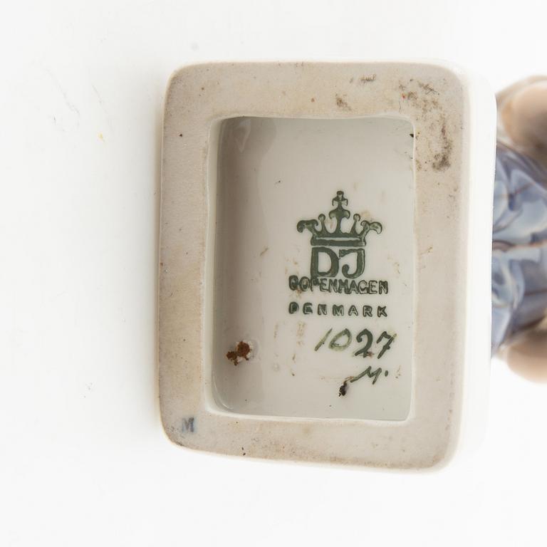 Figurines 7 pcs Royal Copenhagen/Bing & Grøndahl
 and Dahl Jensen mid/late 20th century porcelain.