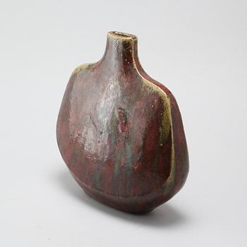 A stoneware vase/sculpture by Erik Pløen, own workshop, probably 1960s, signed.