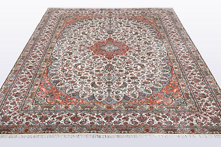 A carpet, Kashmir silke 307 x 220 cm.