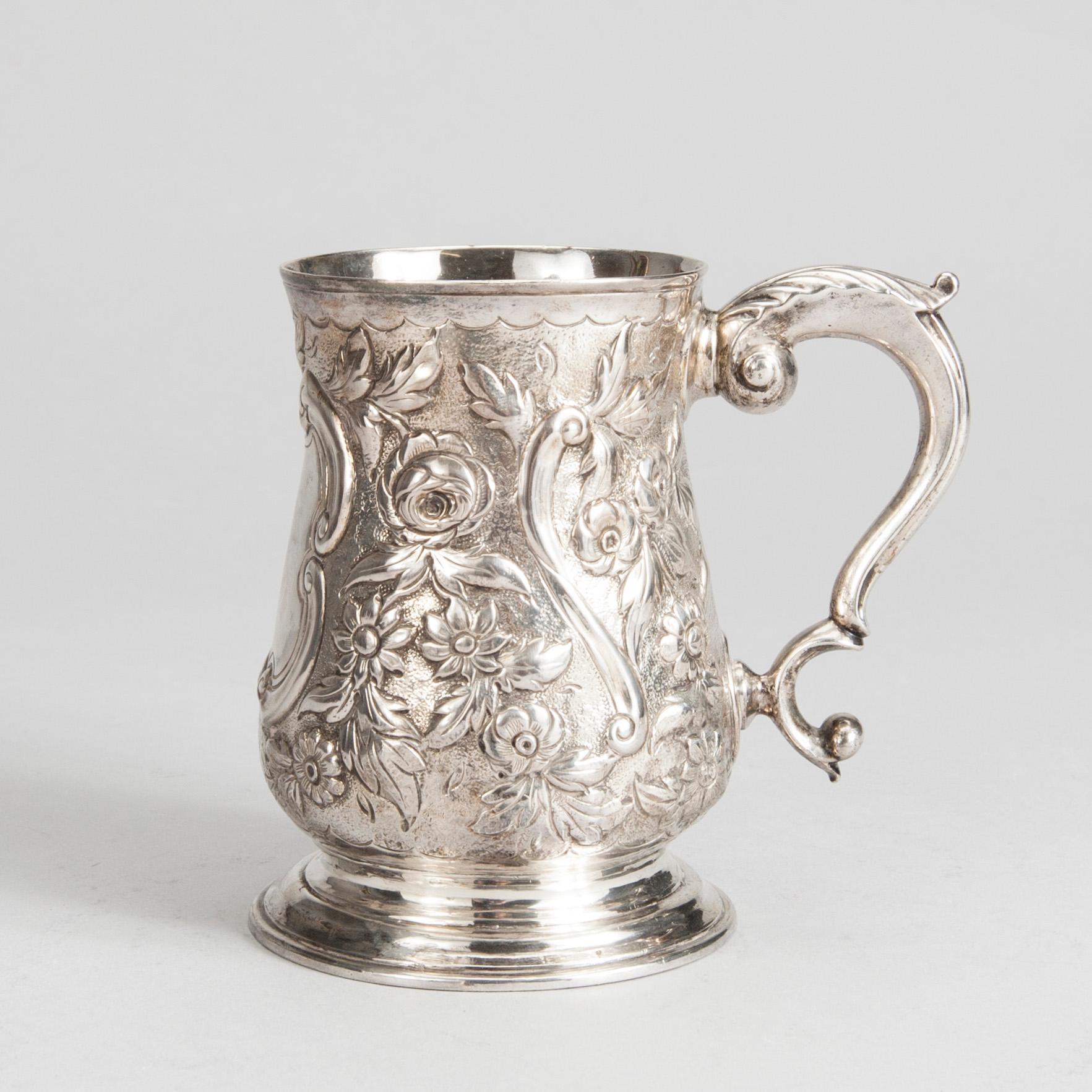 STOP, silver Fuller White, London 1748. Vikt 354 g.