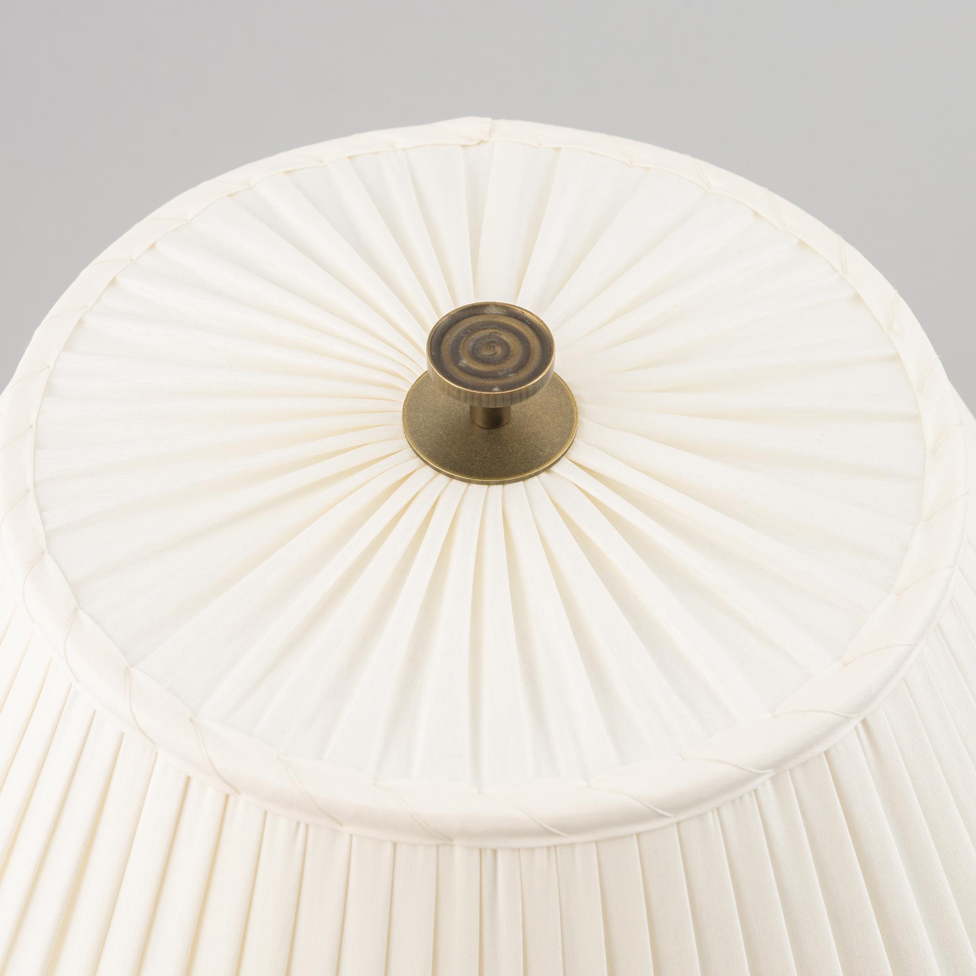 Harald Notini, bordslampor, ett par, modell "15009", Arvid Böhlmarks Lampfabrik, Stockholm, 1930-tal.