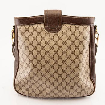 Gucci,.