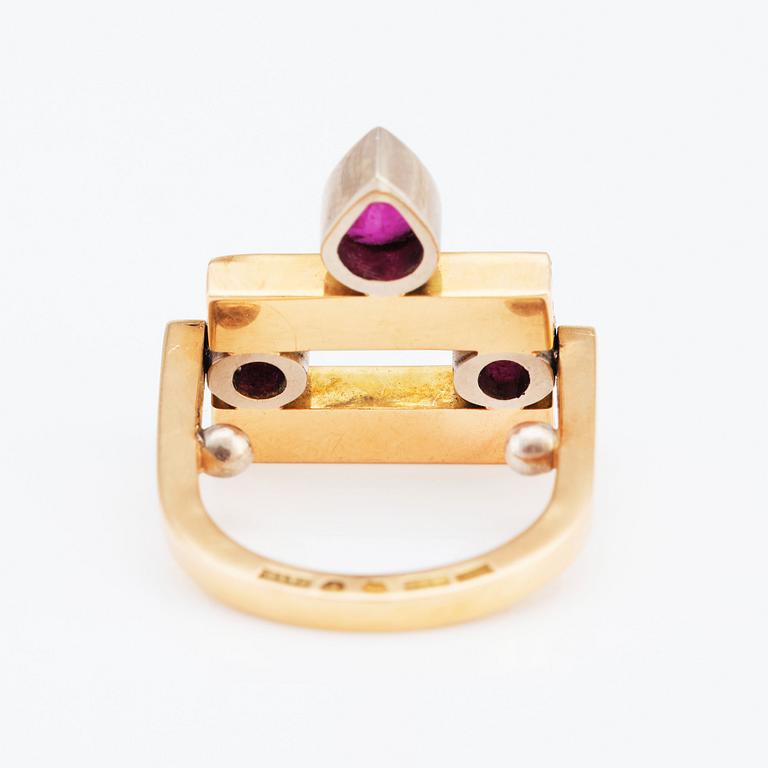 Mats Eskils, an 18K gold ring with tourmaline and rubies, Stockholm 1989.