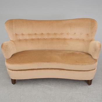 A 1940/50s sofa.