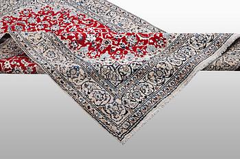 A rug, Nain, part silk, 9 LAA, ca 240 x 150 cm.