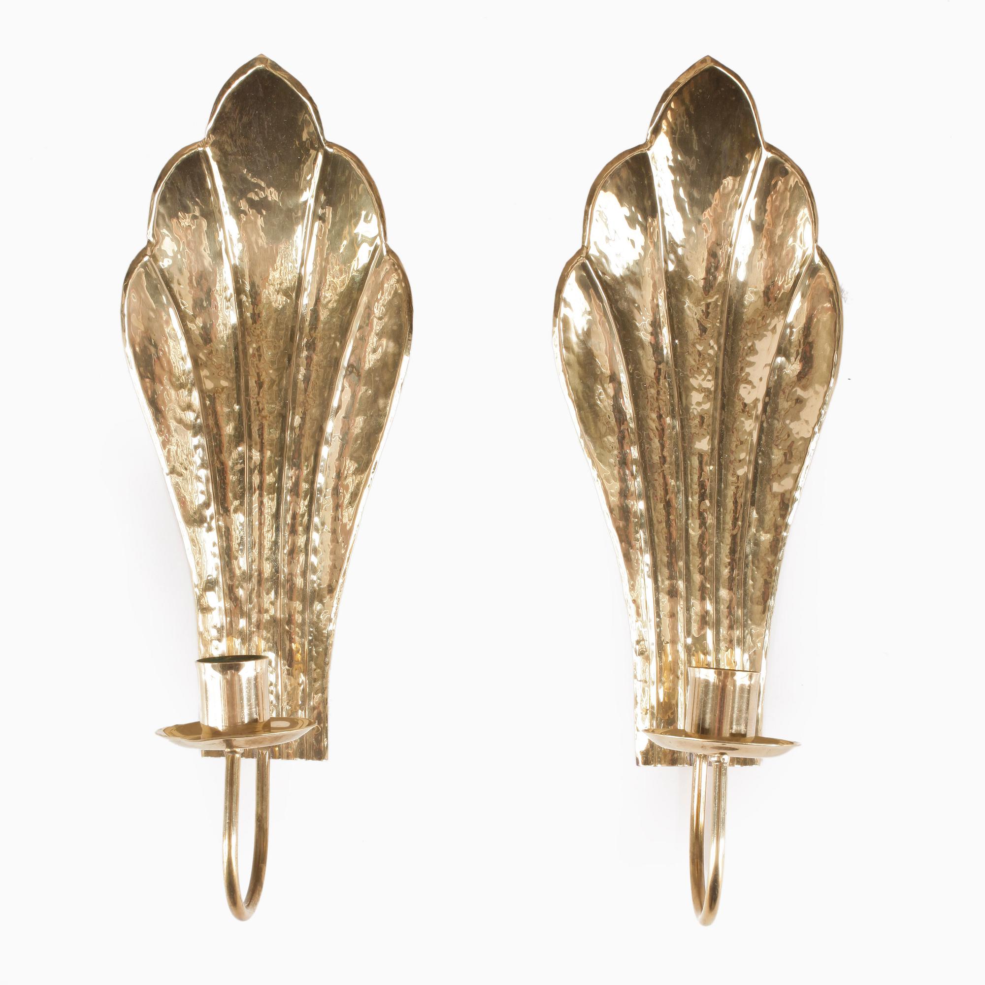 VÄGGLJUSSTAKAR, ett par, mässing,Lars Holmström, Arvika, omkring 1900-talets mitt.