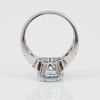 RING, akvamarin samt diamanter totalt ca 0,20 ct.