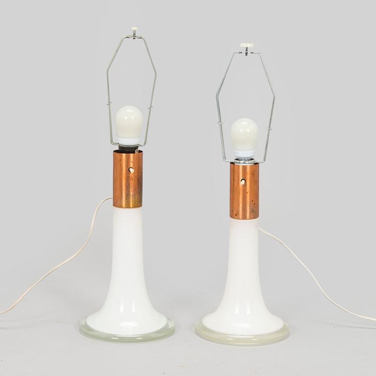 Lisa Johansson-Pape, pöytävalaisimia, 2 kpl, malli 46-017, Stockmann Orno 1960-luku.