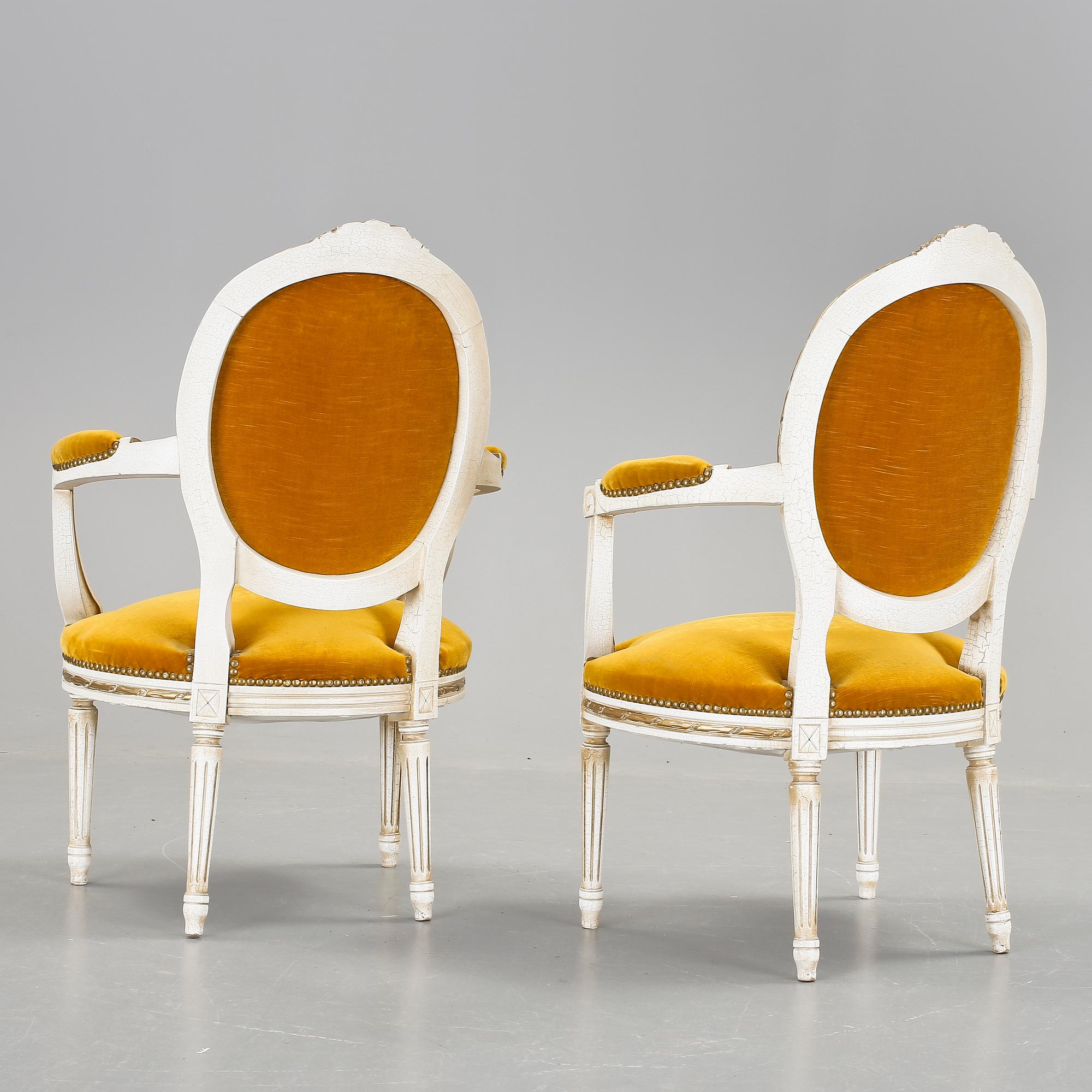 KARMSTOLAR, ett par, gustaviansk stil, 1900-talets början.