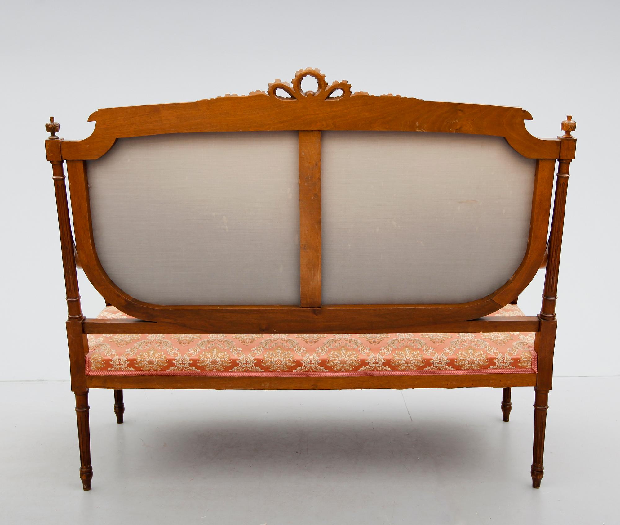 SALONGSMÖBEL, 3 delar, gustaviansk stil, 1900-talets första hälft.
